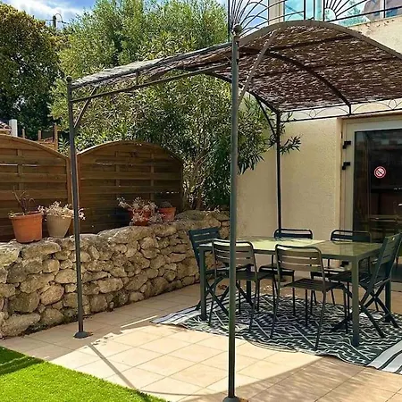 Independent Garden Pool & *