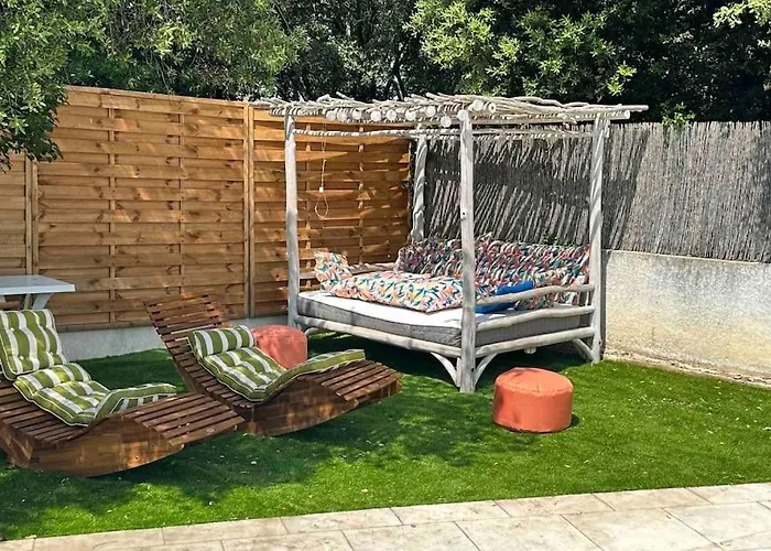 Semesterbostad Independent Garden Pool &