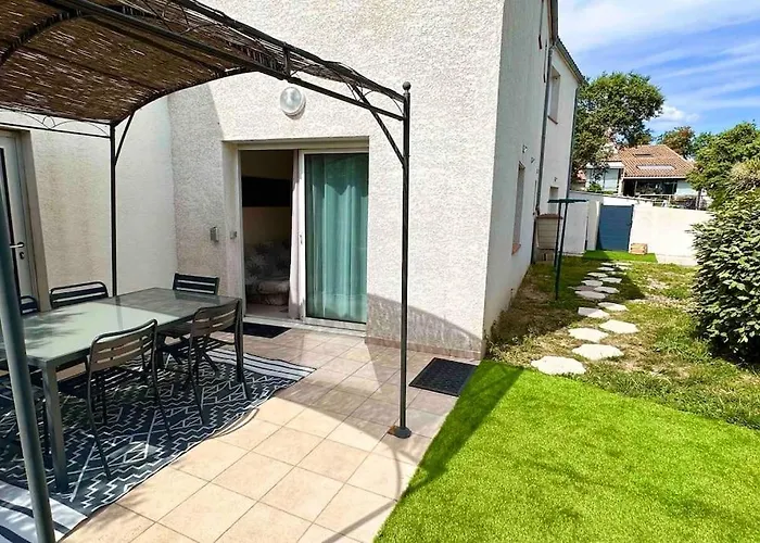 Independent Garden Pool & *