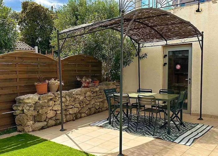 Independent Garden Pool & *